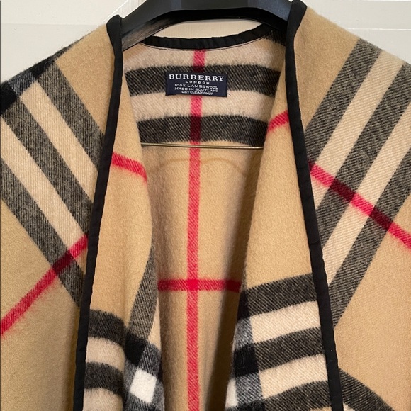 Burberry Jackets & Blazers - Vintage Burberry Beige Black Red Nova Check Cape
